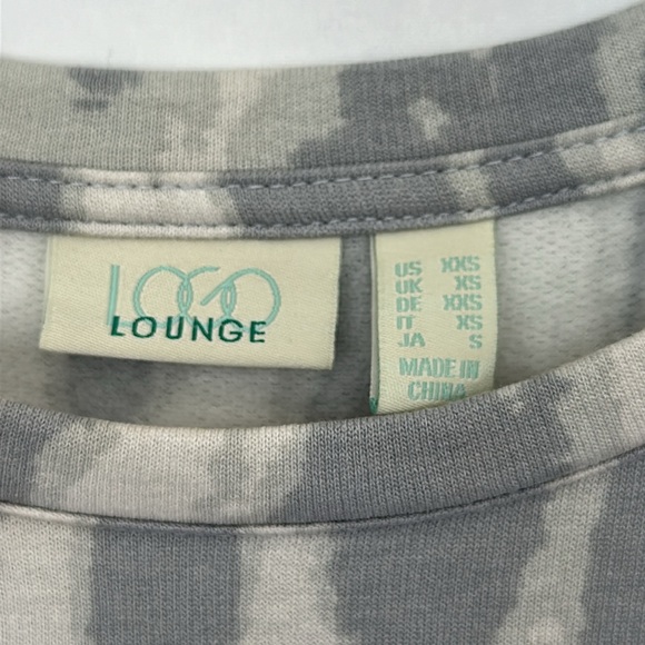 LOGO Lounge by Lori Goldstein Printed Brushed French Terry Top Frost Grey - Picture 8 of 9